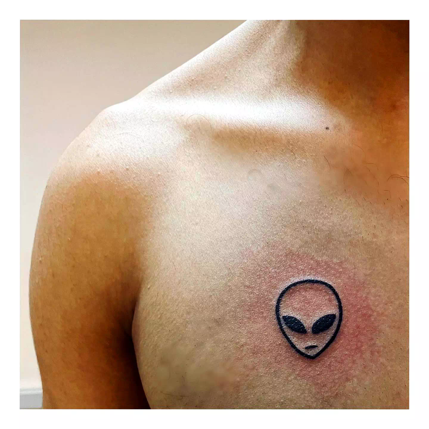 Winzige Alien-Tattoos 2